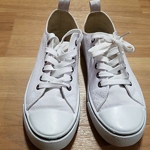 White converse